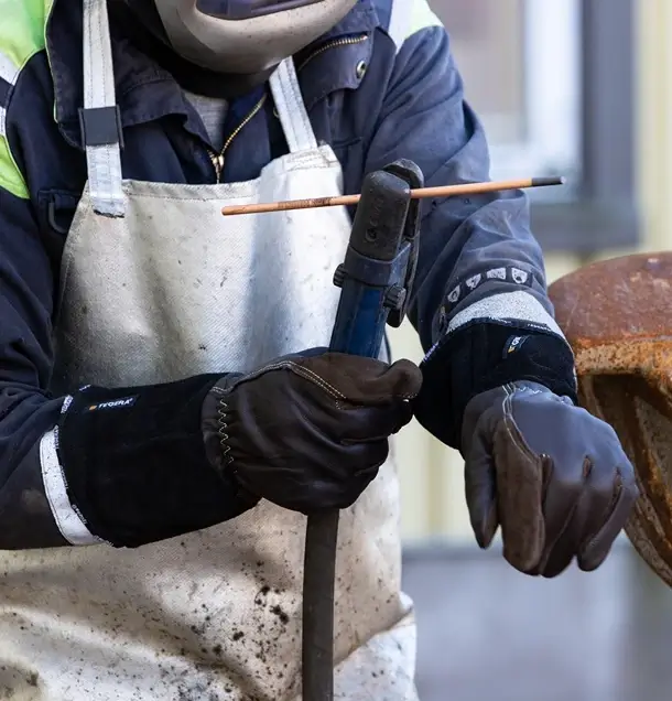 Welding gloves