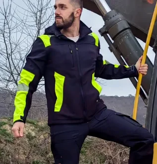 Pripravte sa na sezónu: Najlepšie reflexné bundy na rok 2024