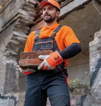 Hľadáte lacné montérky? Máme pre vás 5 supertipov na montérky na úrovni 20 €