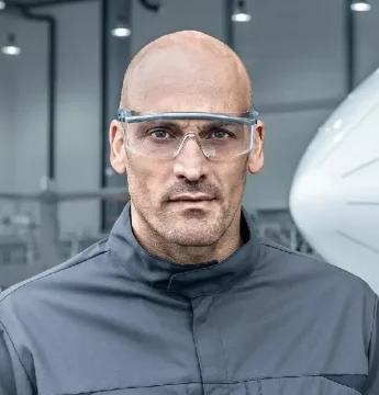 Wie wählt man eine Schutzbrille aus? Kompletter Leitfaden zur Auswahl, aktuelle Normen, Materialien und Tipps  für 2025