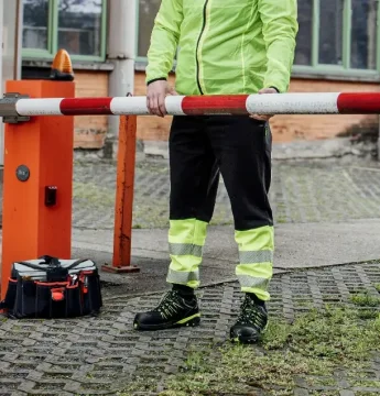 Looking for high-quality work overalls at a good price? Discover the offer from the Czech brand Bennon