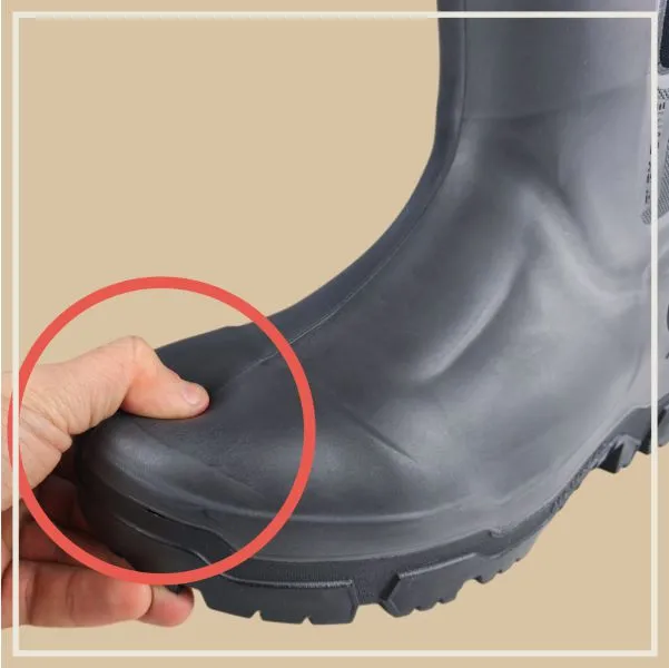 Boots without protective toe cap